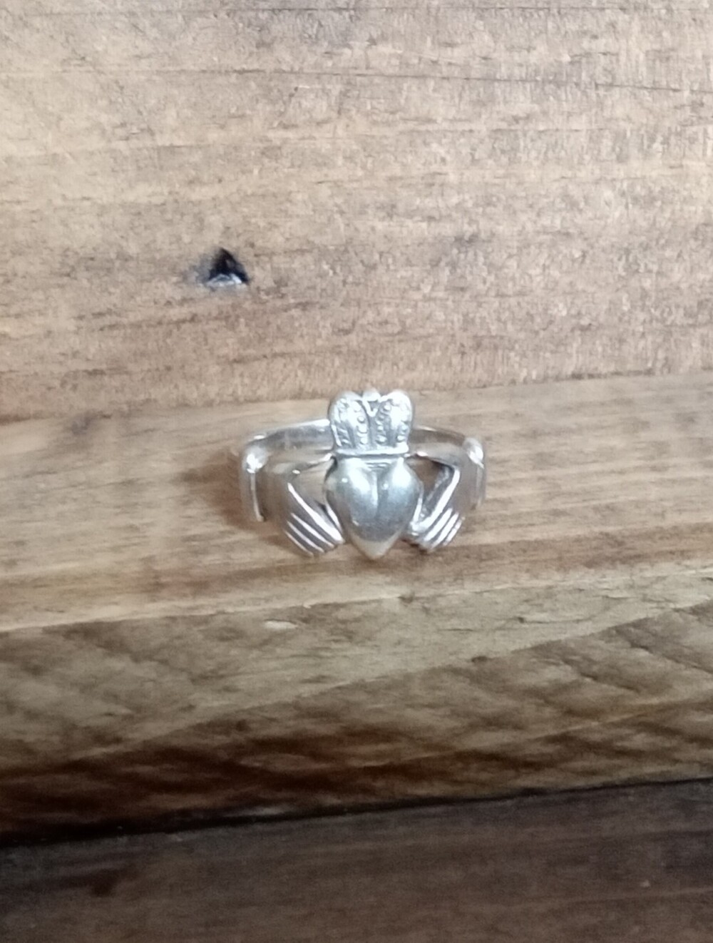 Elegant Sterling Silver Women's Claddagh Ring 7.5